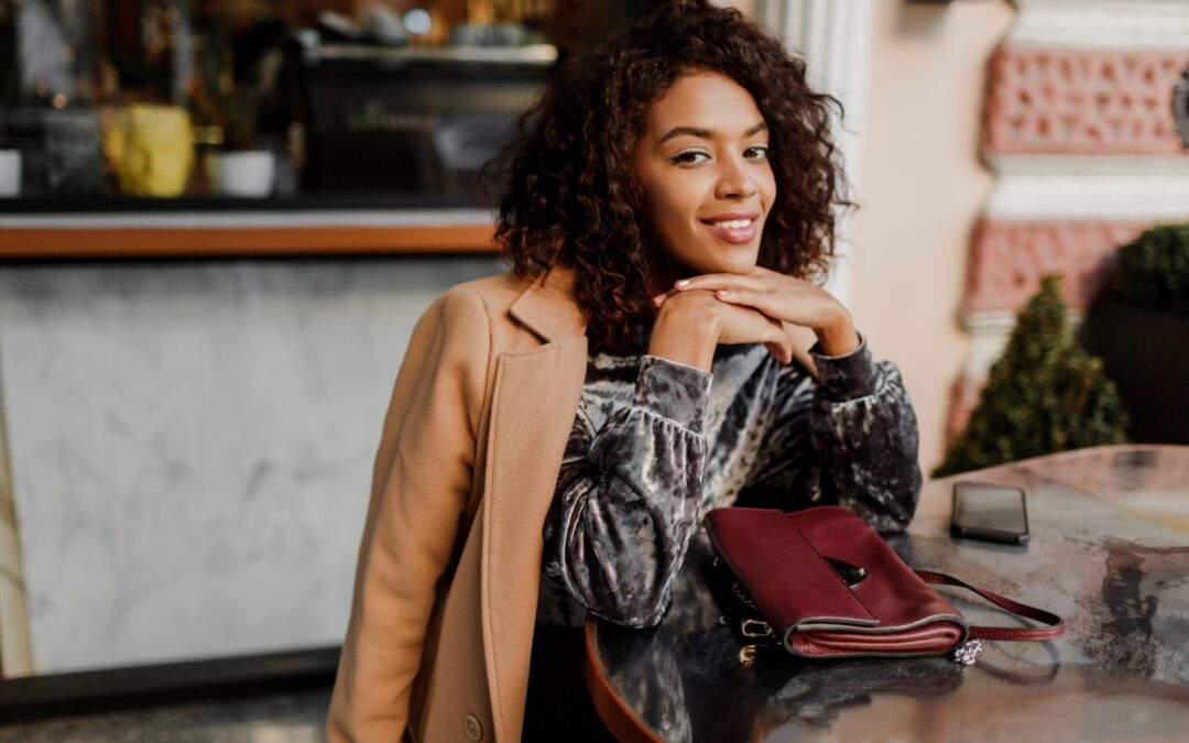 Torebki na jesień – niezbędny element stylizacji w chłodniejsze dni