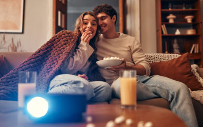 Filmy o miłości do oglądania we dwoje – romantyczny wieczór bez banału