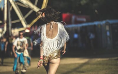 Jak się ubrać na festiwal? Modnie, wygodnie i z pomysłem